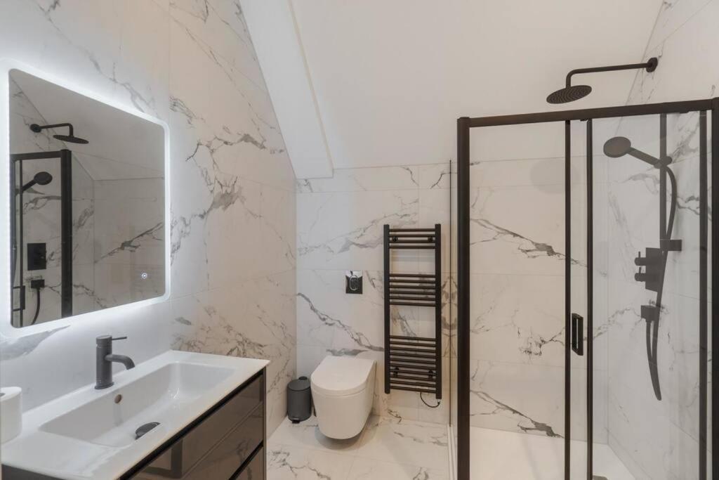 Luxury Penthouse - Castle Views - 2 Bed & Parking Διαμέρισμα Γουίνσδορ Εξωτερικό φωτογραφία