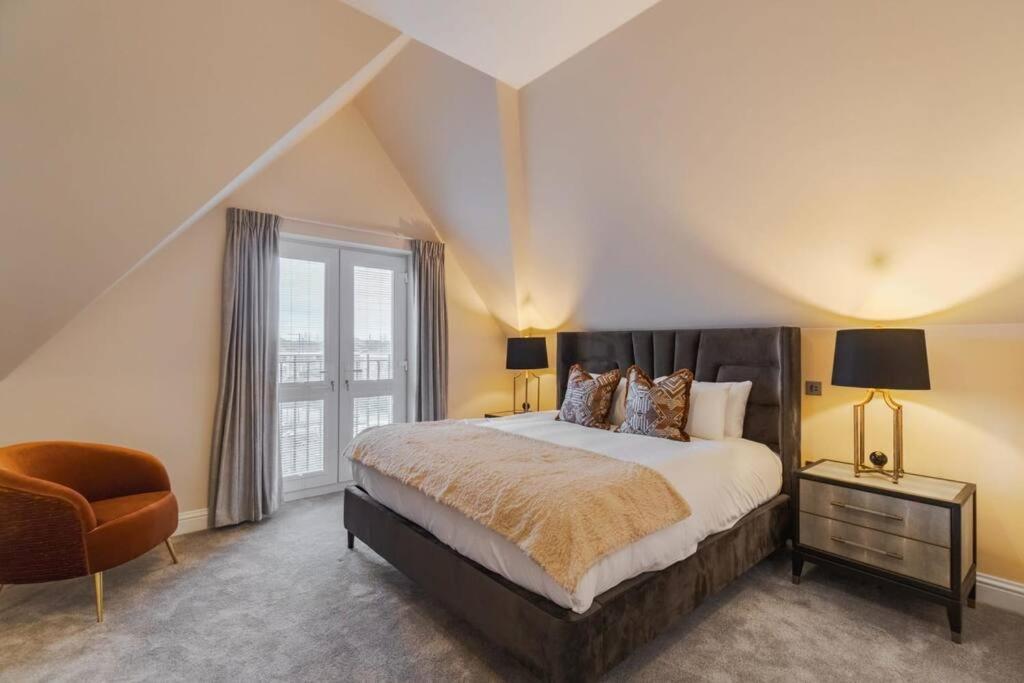 Luxury Penthouse - Castle Views - 2 Bed & Parking Διαμέρισμα Γουίνσδορ Εξωτερικό φωτογραφία